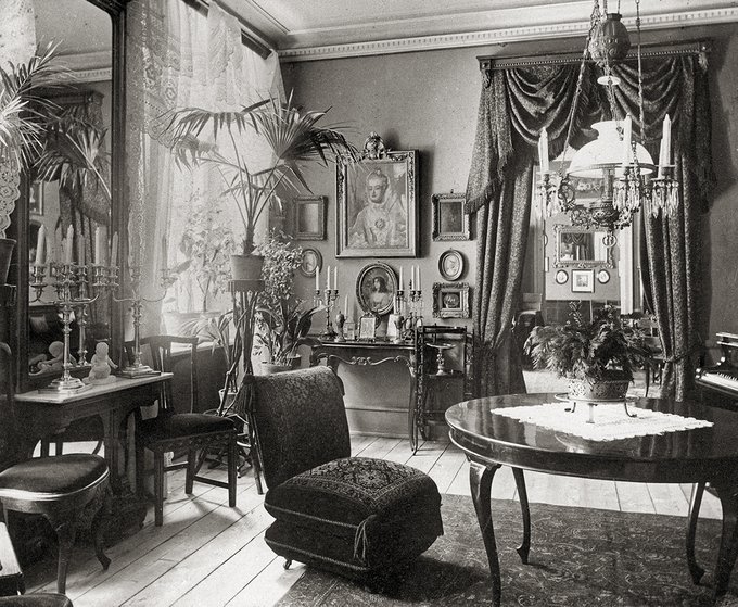nteriør fra Aarhus Oliefabriks ejer Chr. Bangs hjem i Mejlgade 60, Aarhus, ca. 1895